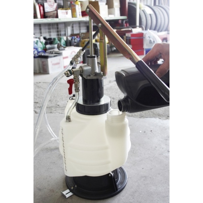 Remplisseur d`huille 7.5 l avec 8 adapt. KRAFTWERK_3