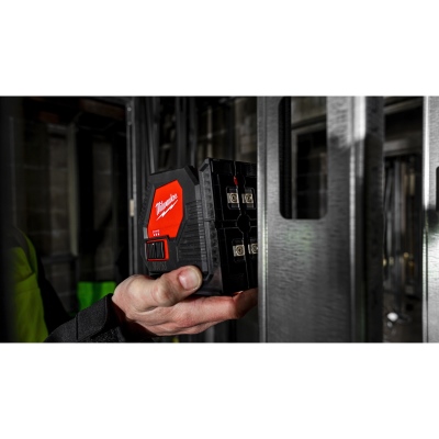 Laser en croix à piles, Milwaukee_3